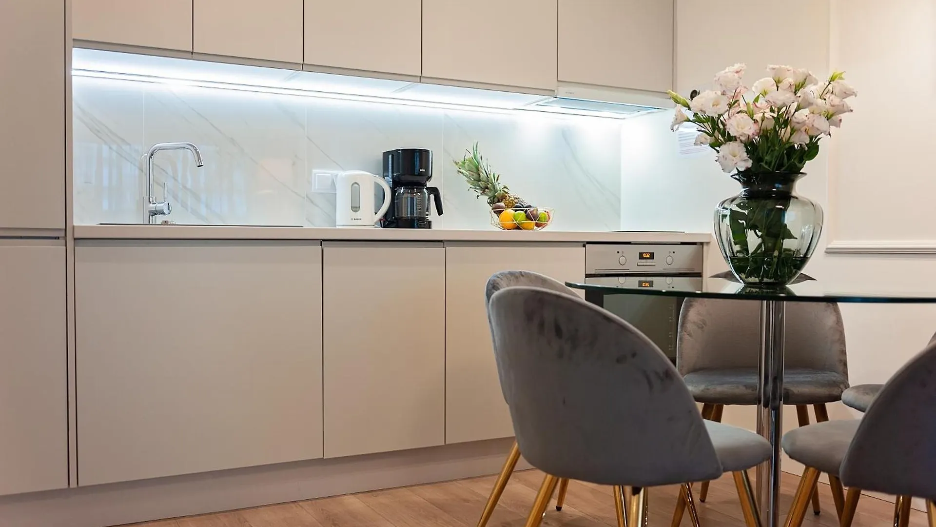 3 Rooms In Mennica Residence Warszawa 0*,