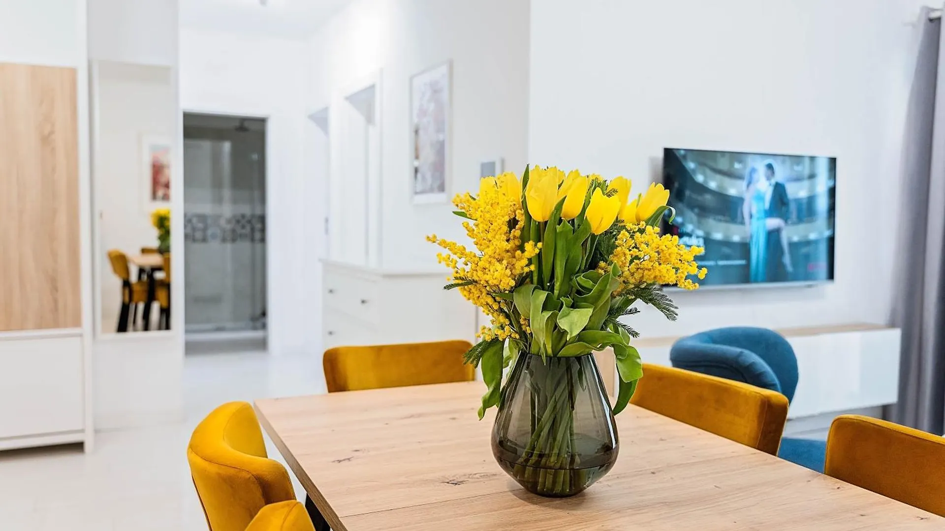 3 Rooms In Mennica Residence Warszawa