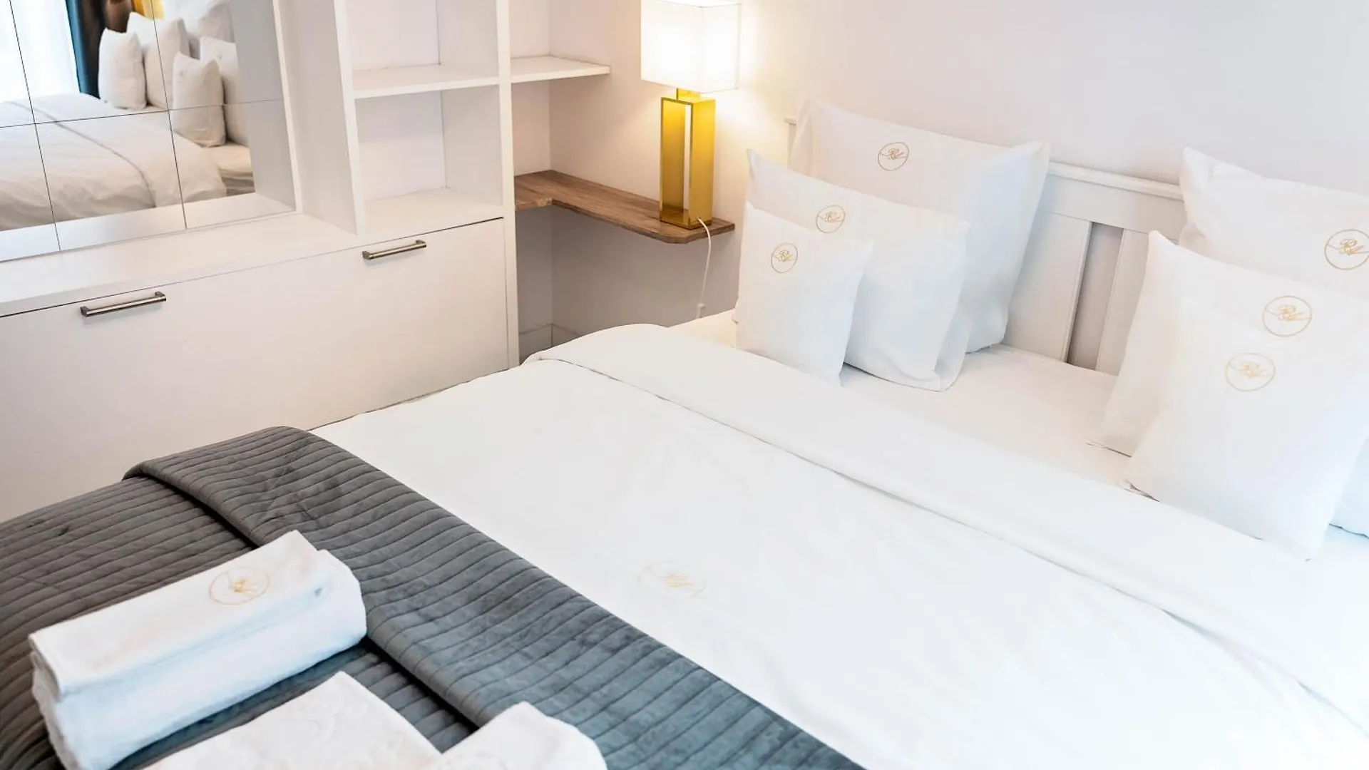 Lejlighed 3 Rooms In Mennica Residence Warszawa