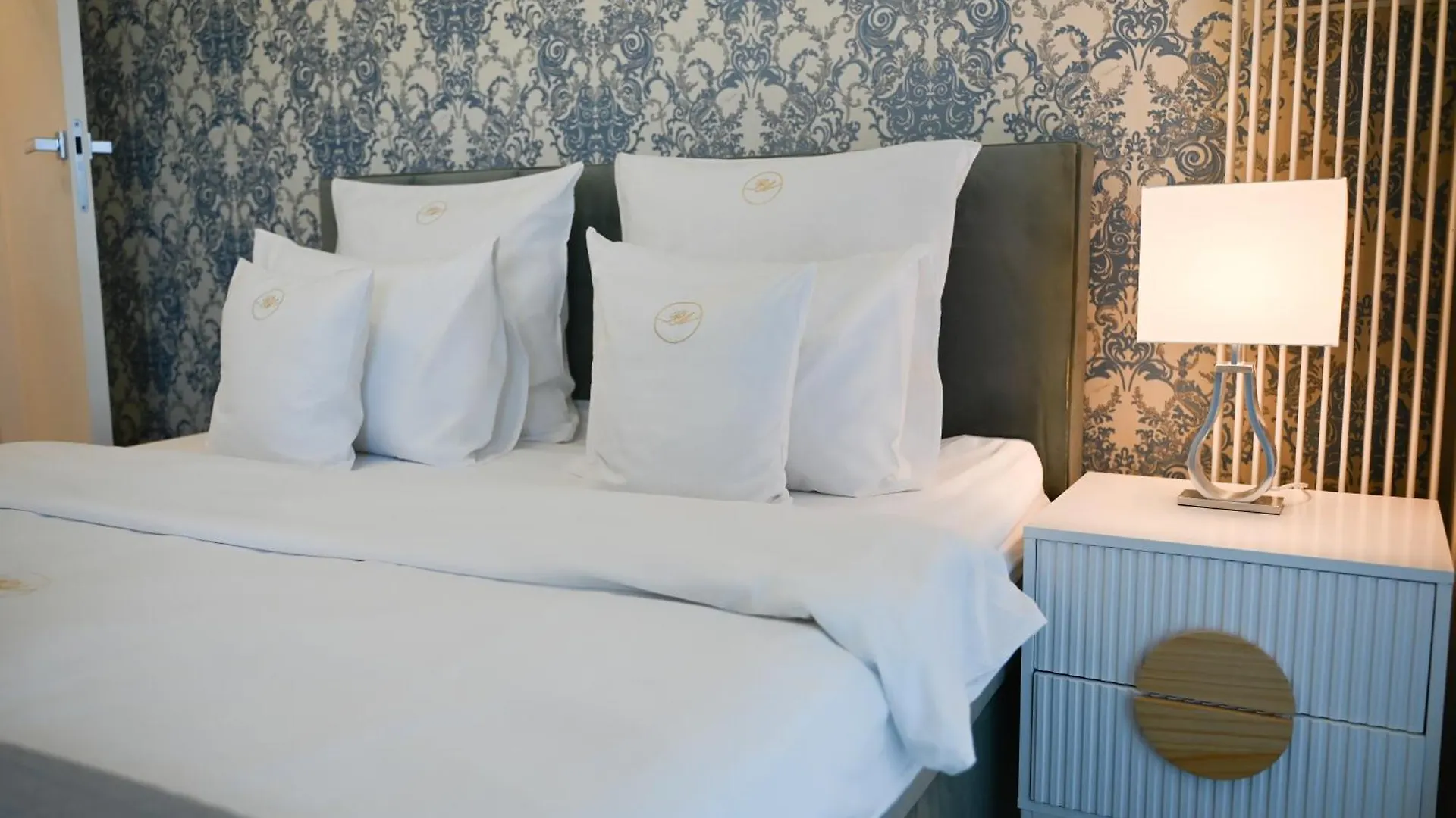 Lejlighed 3 Rooms In Mennica Residence Warszawa