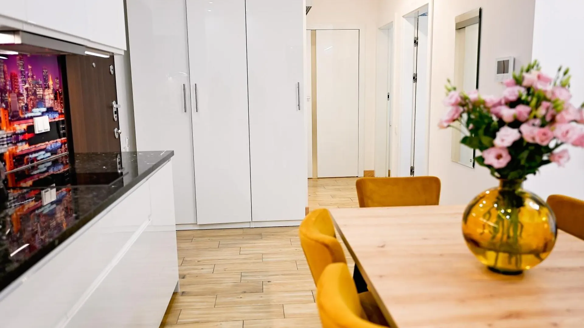3 Rooms In Mennica Residence Warszawa 0*,  Polen